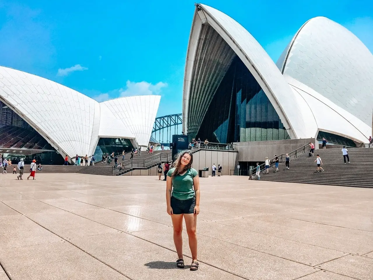 Visiting the sydney opera house is one of my favourite backpacking Australia tips