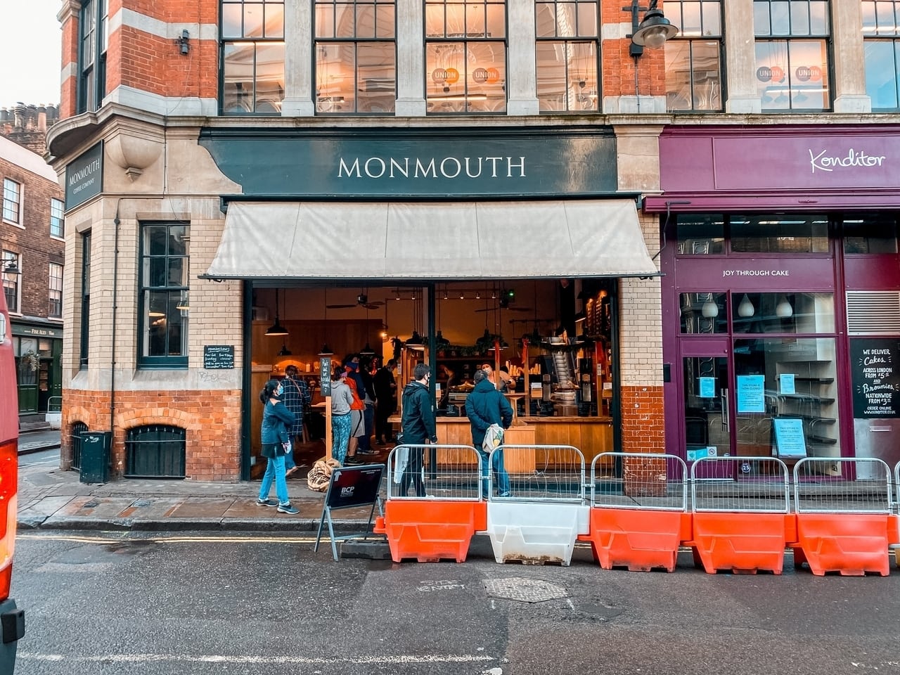 cafes around london bridge and borough market