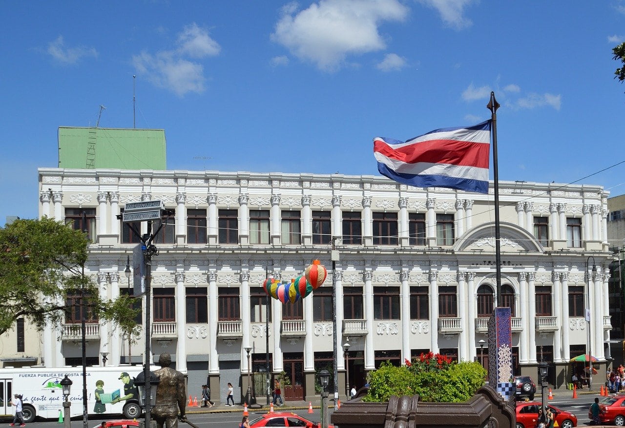 Banks and money in Costa Rica