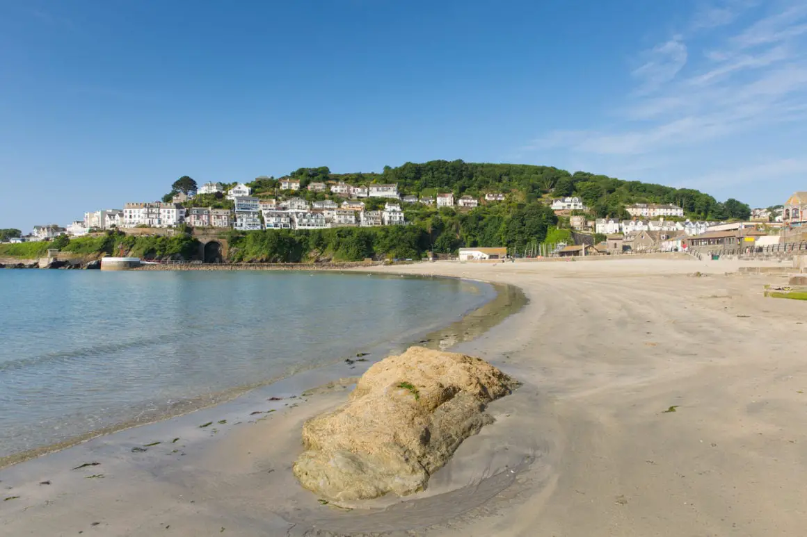 Looe bay attractions