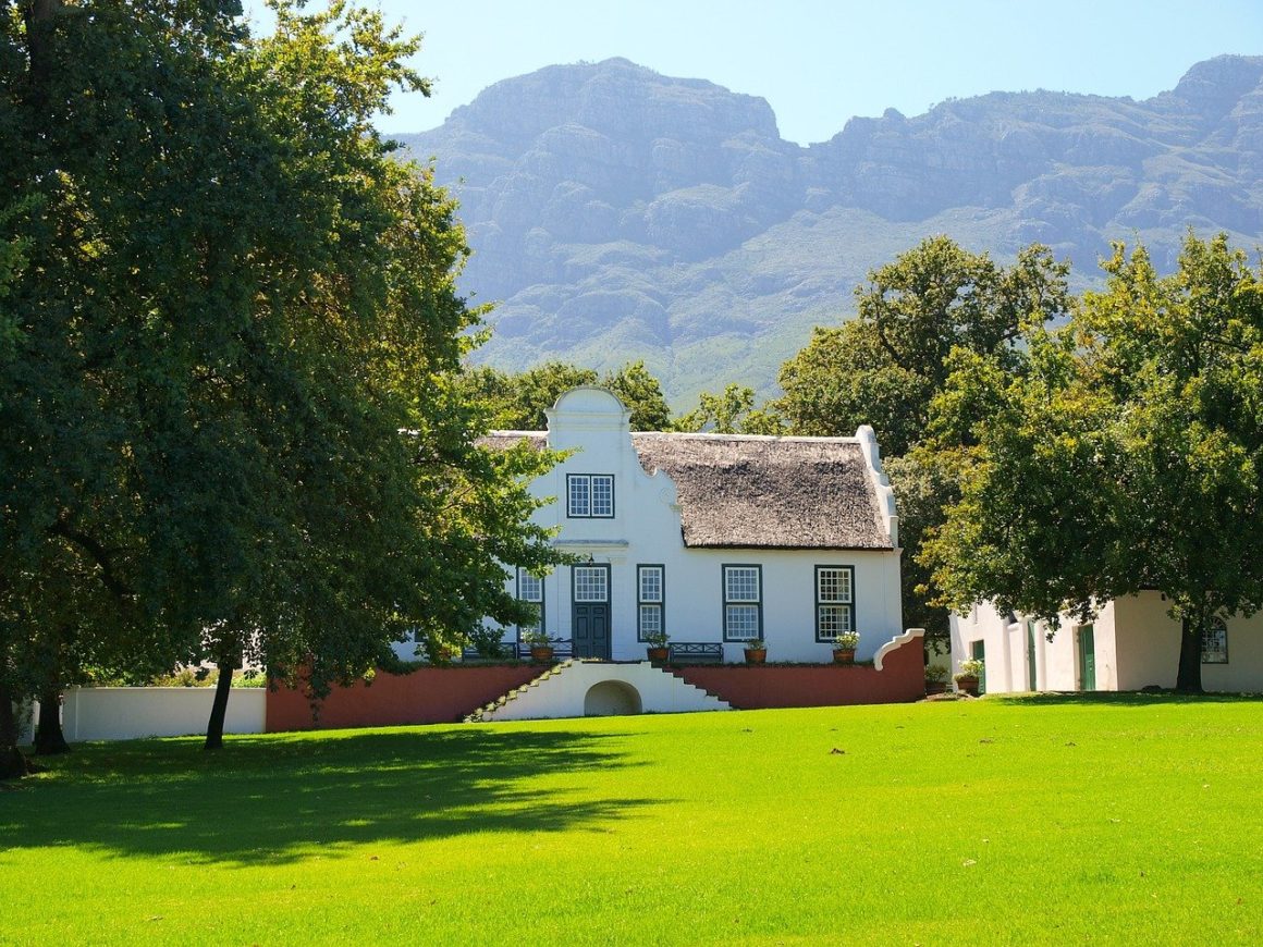 Wine tasting at Stellenbosch wine farms and estates