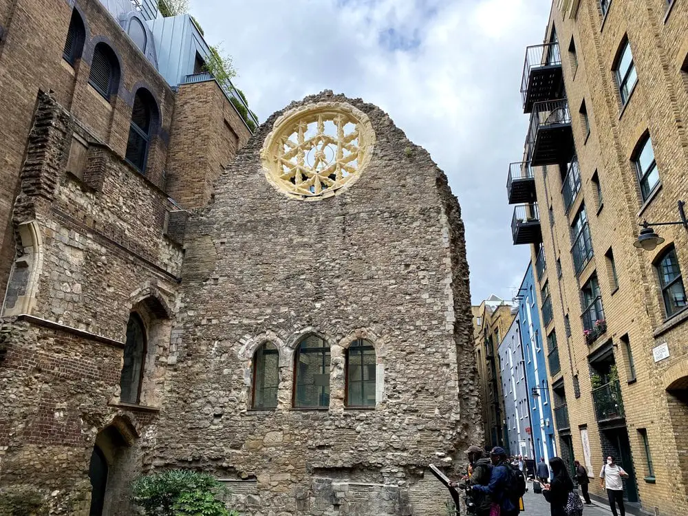The remains of Winchester Palace on Clink Street, London. All that is remaining is the ruins of one wall that is around three storeys high. It's one of the least-known palaces in London.