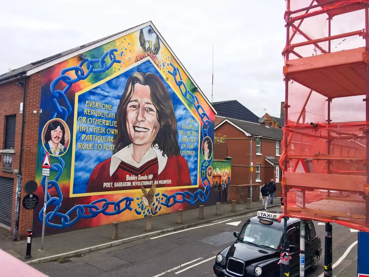 Belfast murals and black taxi tours