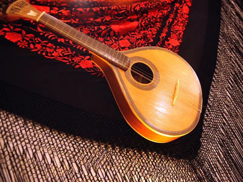 A fado mandolin