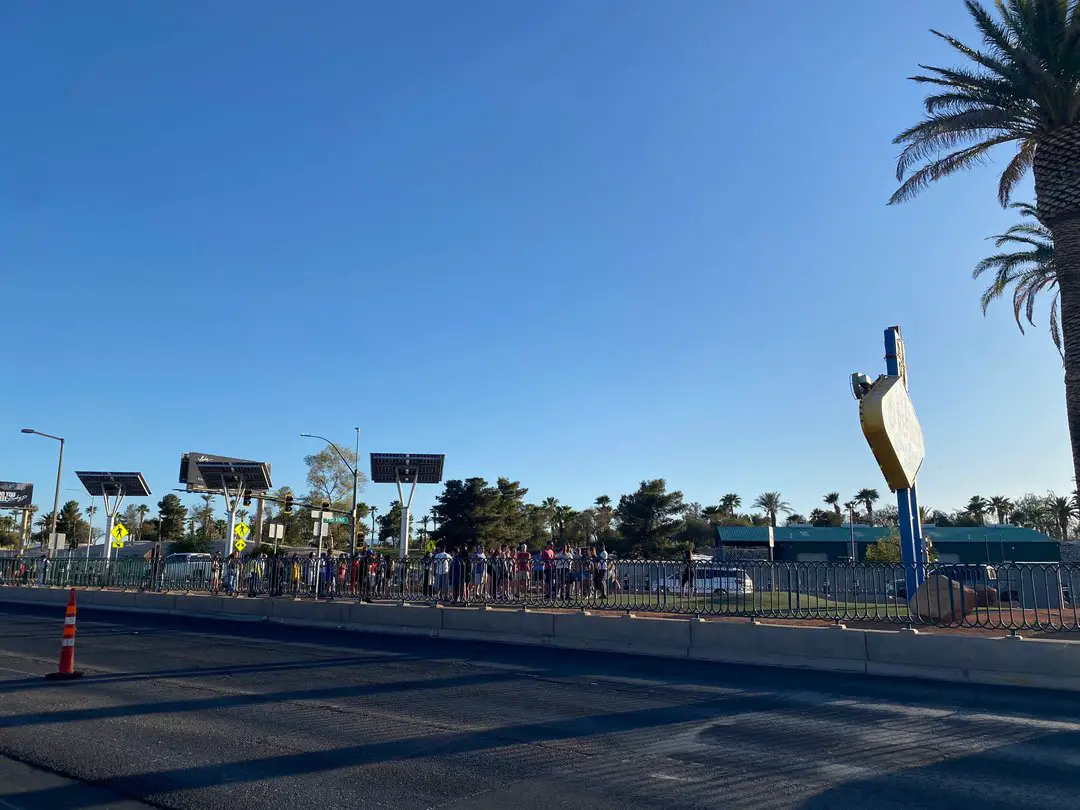 standing in line at the las vegas queue