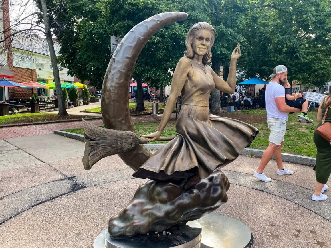 Bewitched statue in Salem, MA