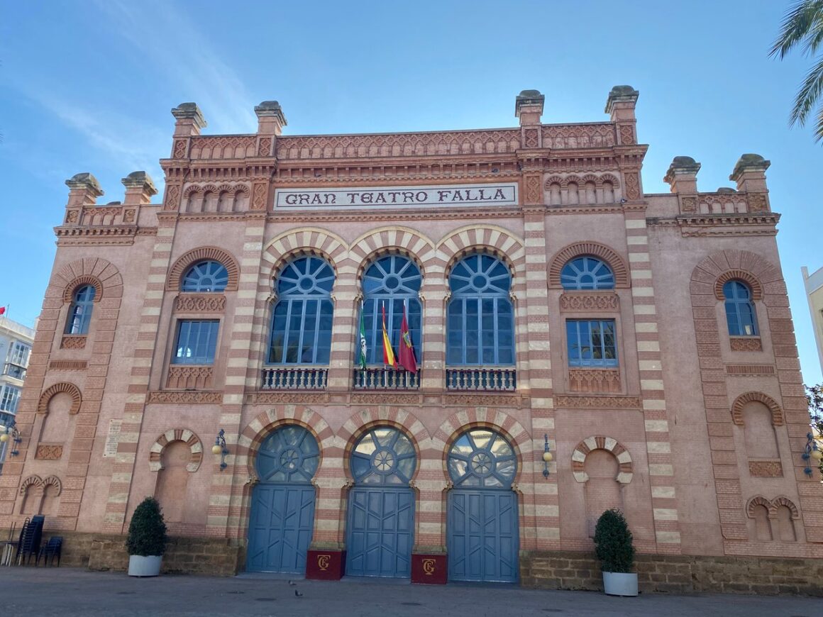 Pink Theatre in Cadiz