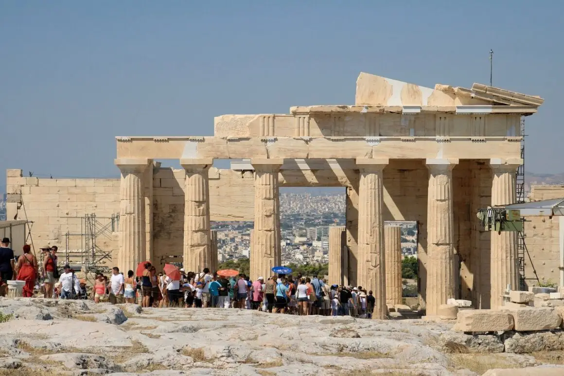 Athens tourist overcrowding at the Acropolis