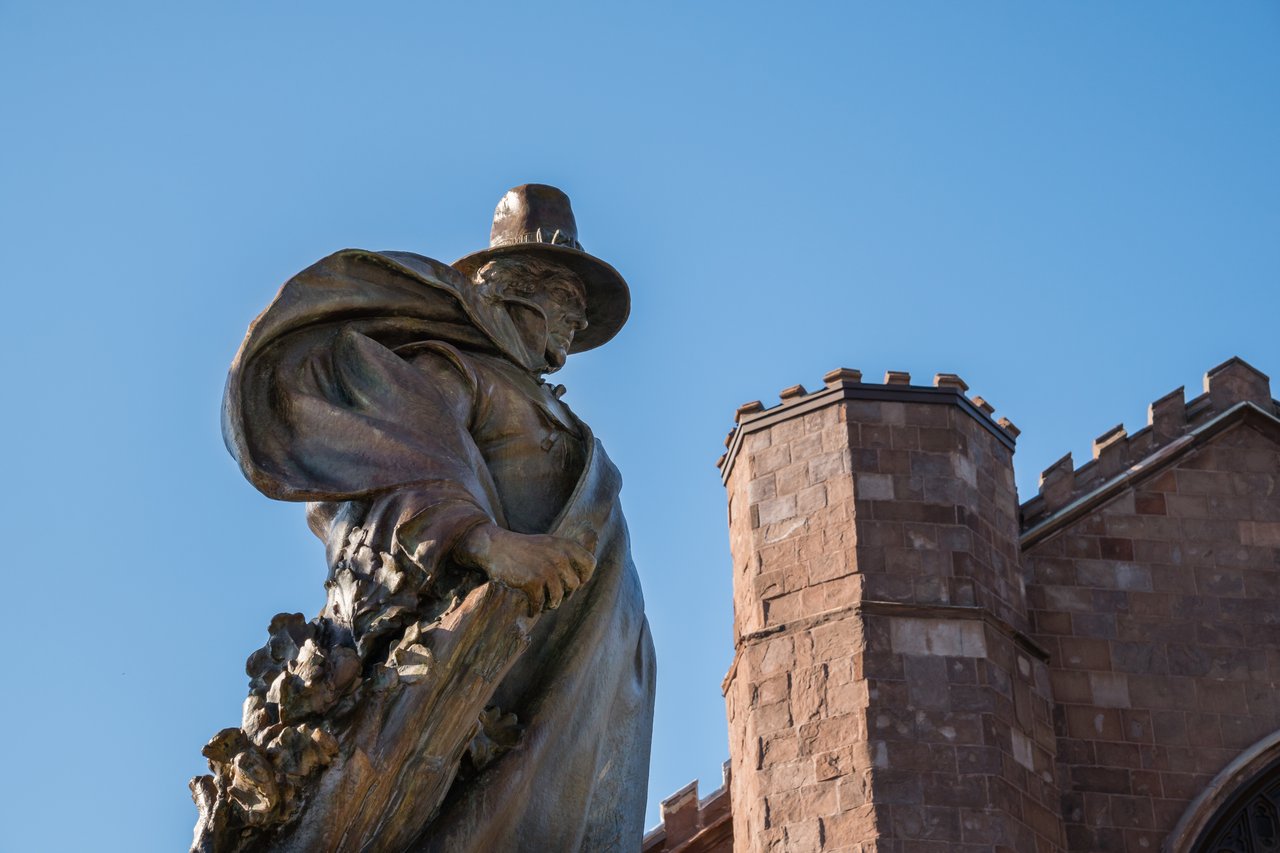 Wondering what to do in Salem MA? Visit this witch statue!