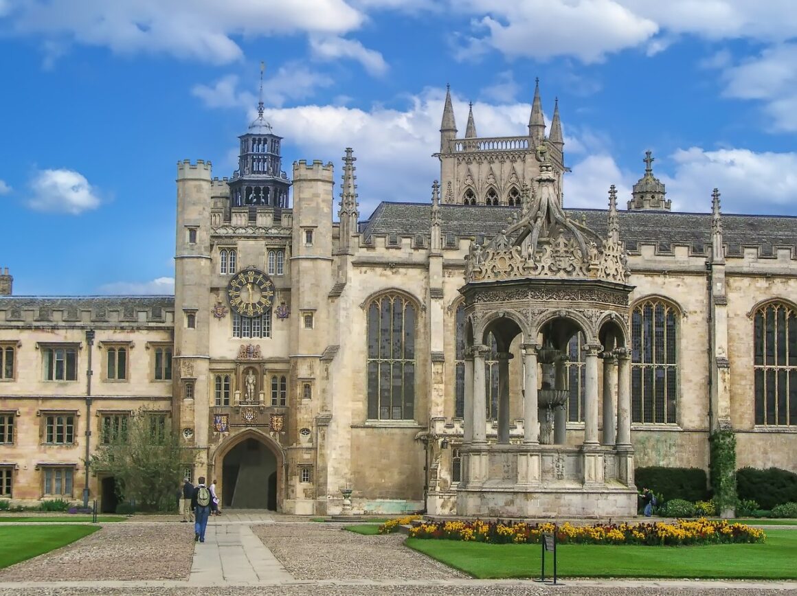 9 Best Cambridge Walking Tours You Can't Miss (2024)