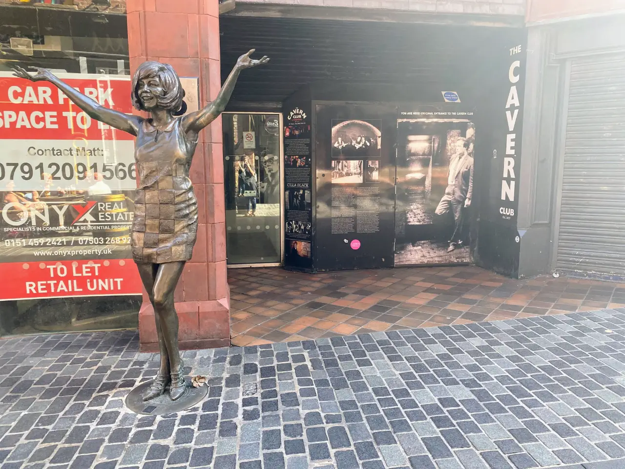 Cilla Black Statue in Liverpool