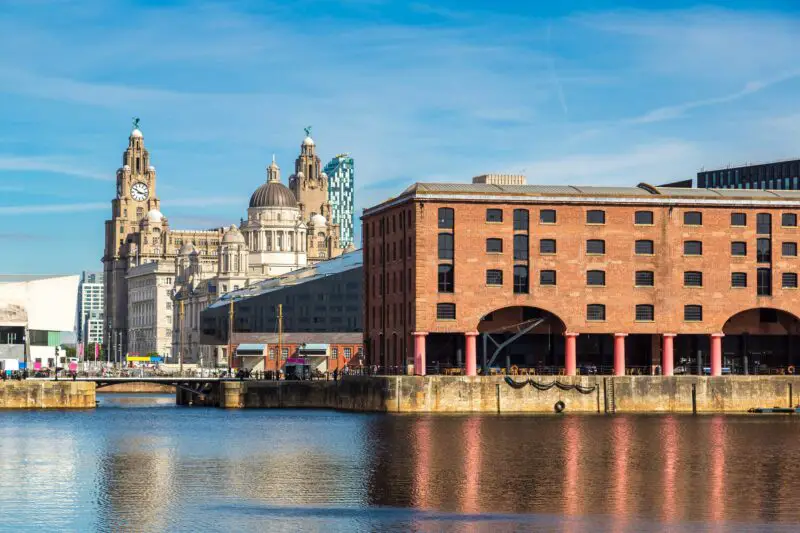 View of Albert Dock in front of the Liver Building. There are plenty of pros and cons of living in Liverpool but its beauty is a big pro!